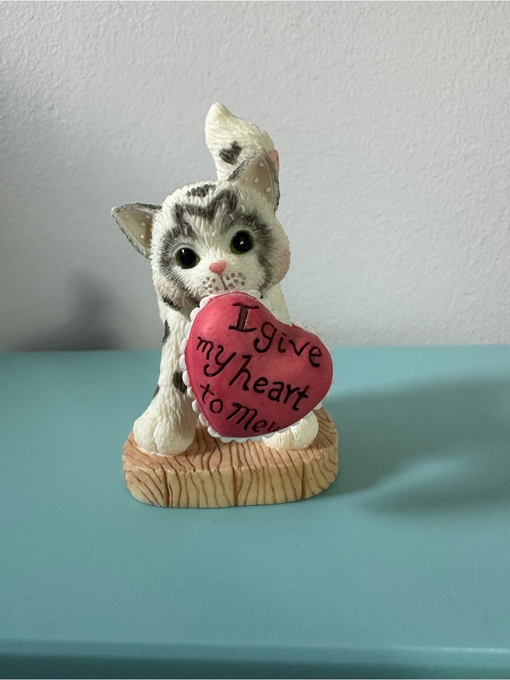 Enesco Calico Kitten “ I Give My Heart To Mew” Vintage 1999